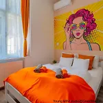 Colorpop * בודפשט